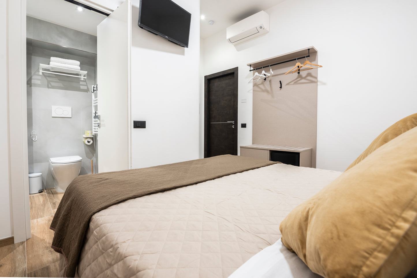 Double Room with Private Bathroom